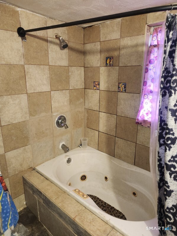 19 Summit Street Waterbury, CT 06708 - Photo 5 of 27