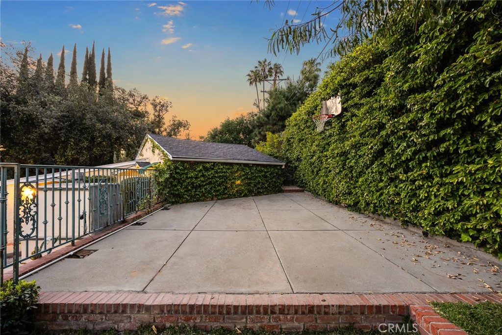 537 Cumberland Road Glendale, CA 91202 - Photo 66 of 74