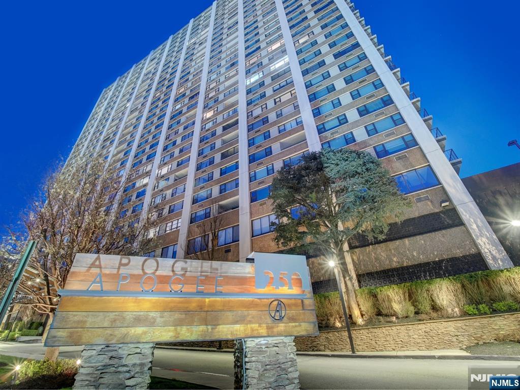 250 Gorge Road, Unit 28D Cliffside Park, NJ 07010 - Photo 39 of 40