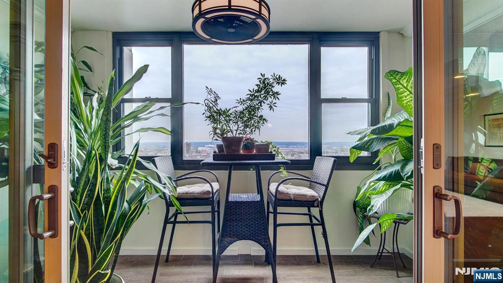 250 Gorge Road, Unit 28D Cliffside Park, NJ 07010 - Photo 5 of 40