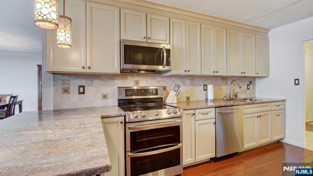 250 Gorge Road, Unit 28D Cliffside Park, NJ 07010 - Photo 8 of 40