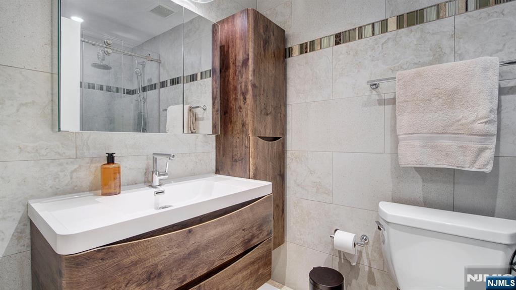 250 Gorge Road, Unit 28D Cliffside Park, NJ 07010 - Photo 10 of 40