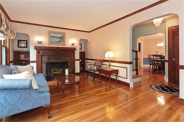 103 Glenburn Road Arlington, MA 02476 - Photo 3 of 20 Gallery Image 3
