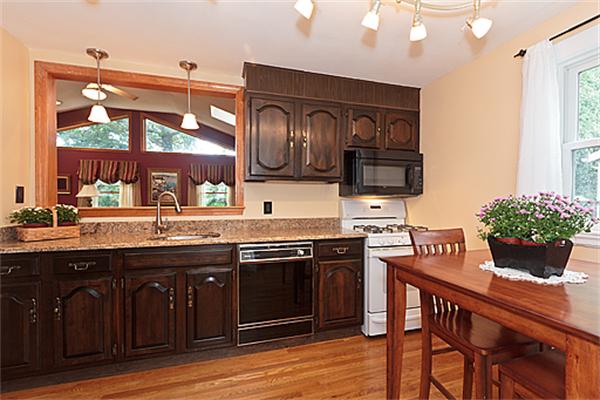 103 Glenburn Road Arlington, MA 02476 - Photo 6 of 20 Gallery Image 6