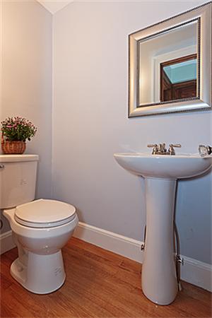 103 Glenburn Road Arlington, MA 02476 - Photo 9 of 20 Gallery Image 9