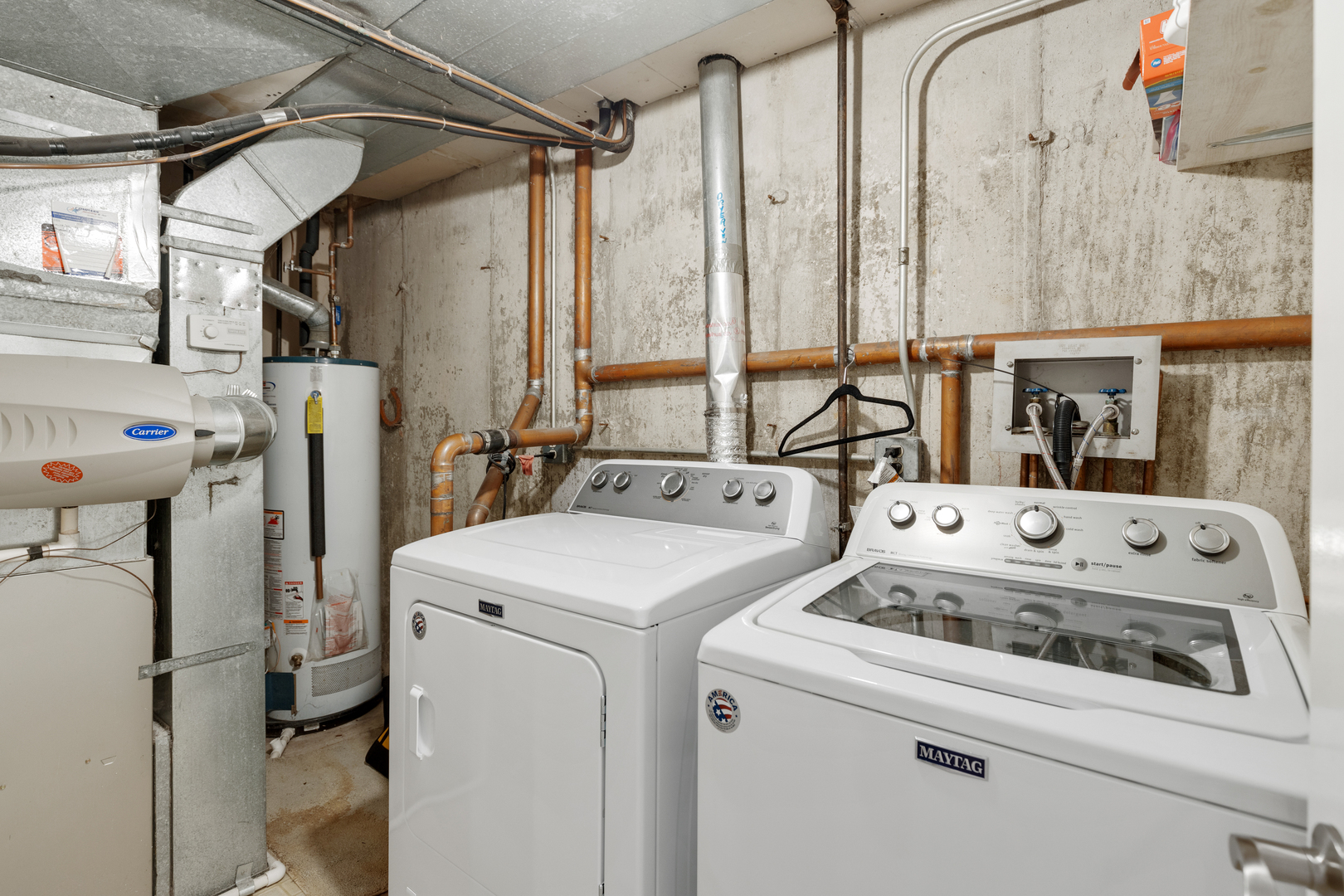 1805 Ashbury Lane, Unit 1805 Inverness, IL 60067 - Photo 19 of 21 a utility room with dryer and washer