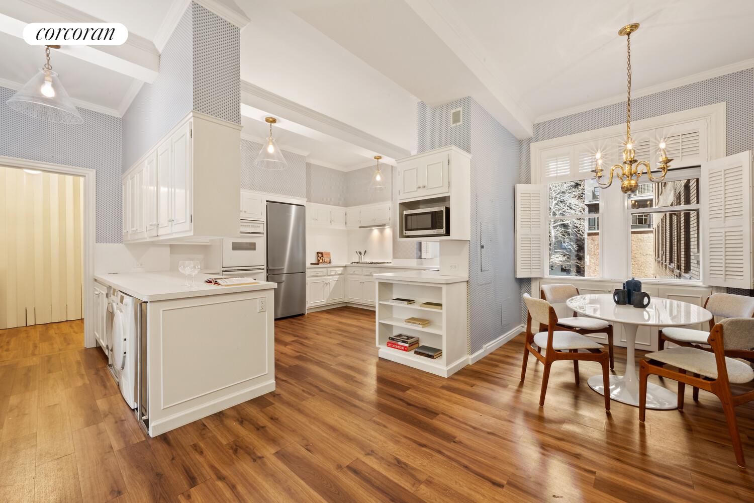 33 East 70th Street, Unit 5E Manhattan, NY 10021 - Photo 9 of 11