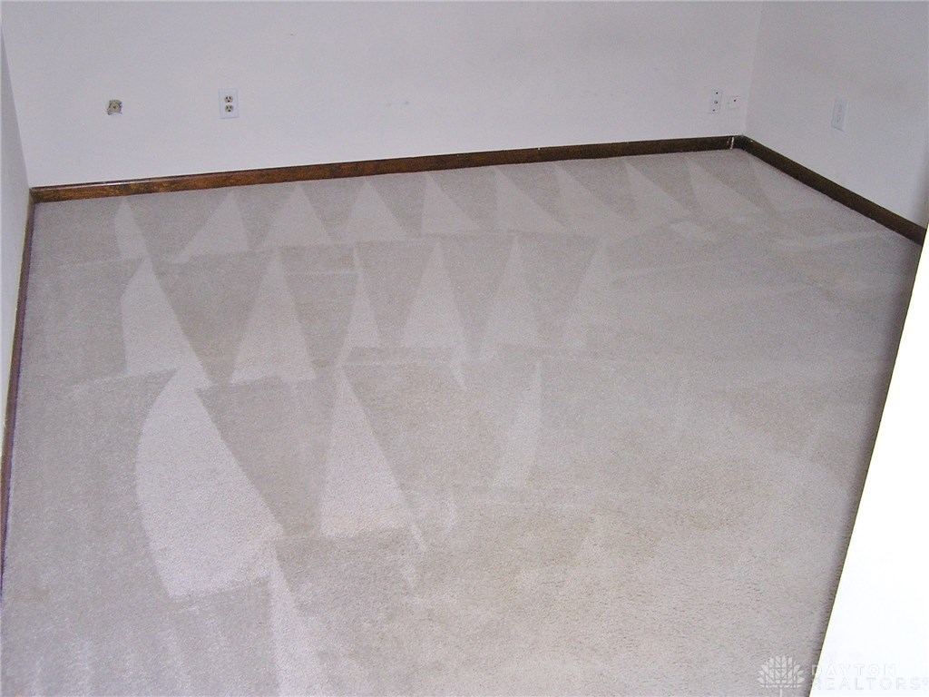 4675 Old Salem Road Englewood, OH 45322 - Photo 15 of 33 Second bedroom