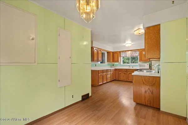 $569,999 | 2122 Nine Mile Road, Unit B, Wallace, ID 83873