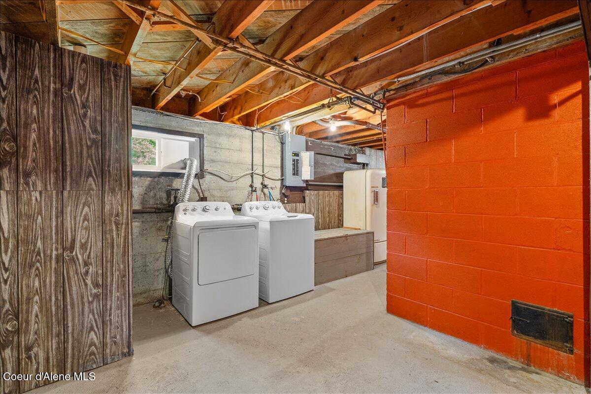 2122 Nine Mile Road, Unit B Wallace, ID 83873 - Photo 30 of 42 29-Laundry