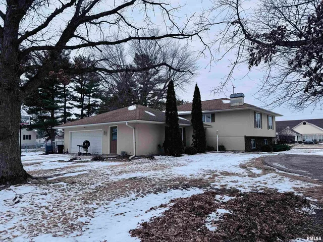 $279,900 | 201 Evergreen Drive, Macomb, IL 61455