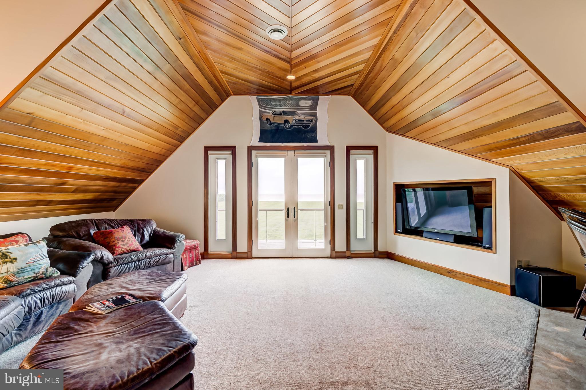 7402 Kent Point Road Stevensville, MD 21666 - Photo 130 of 134 Upper level living room at Carriage house