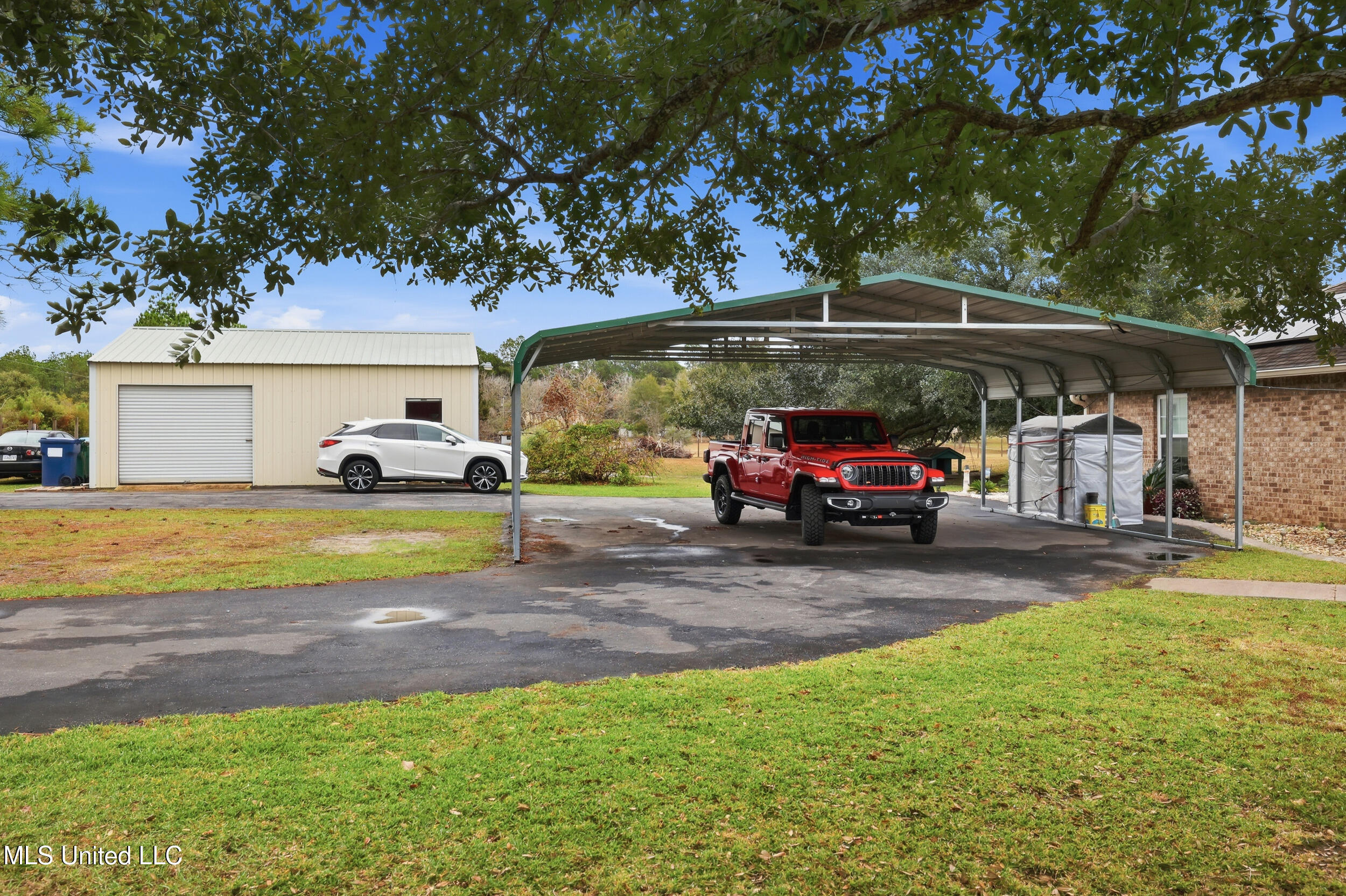 13206 Ridgeland Road Vancleave, MS 39565 - Photo 33 of 42 driveway:covered parking