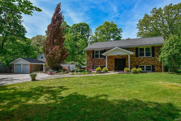 $475,000 | 9908 Fischer Road, Evansville, IN 47720