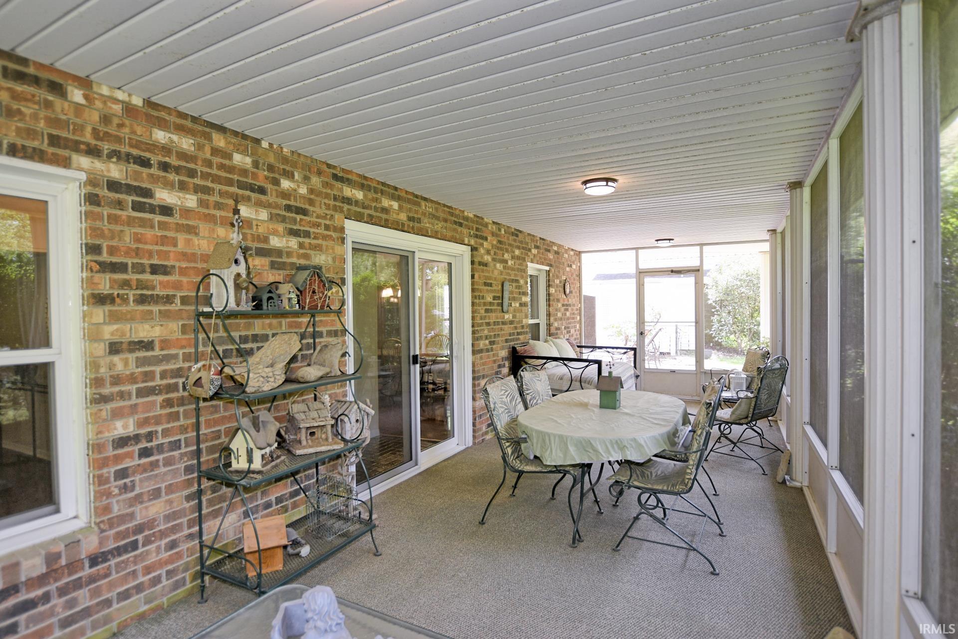 9908 Fischer Road Evansville, IN 47720 - Photo 2 of 30