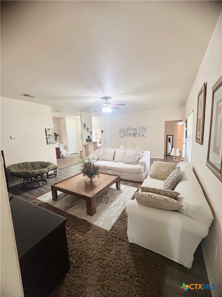 1035 Hamilton Lane Belton, TX 76513 - Photo 13 of 18 Living area