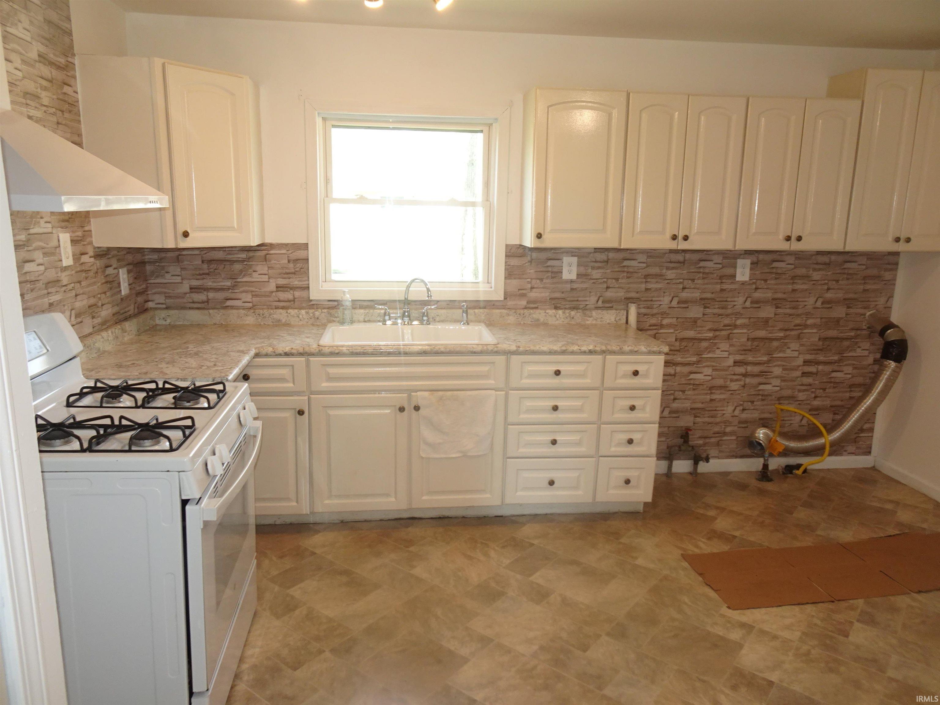 6575 South 375 West North Judson, IN 46366 - Photo 5 of 11