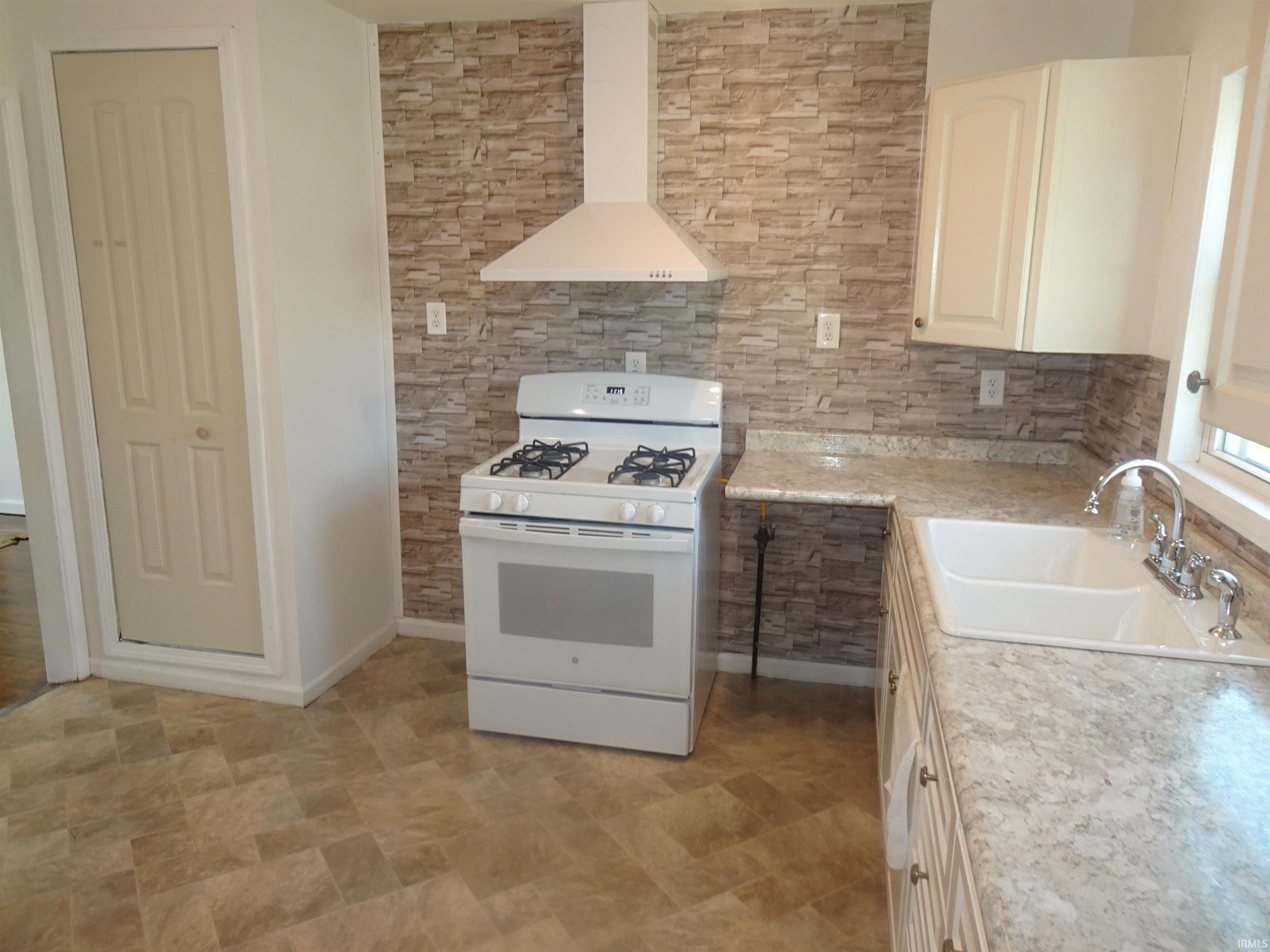 6575 South 375 West North Judson, IN 46366 - Photo 6 of 11
