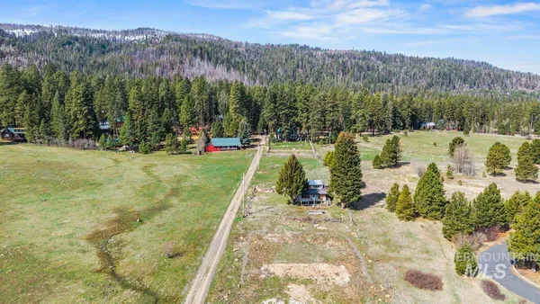 $299,000 | 38 Pats Lane, Cascade, ID 83611