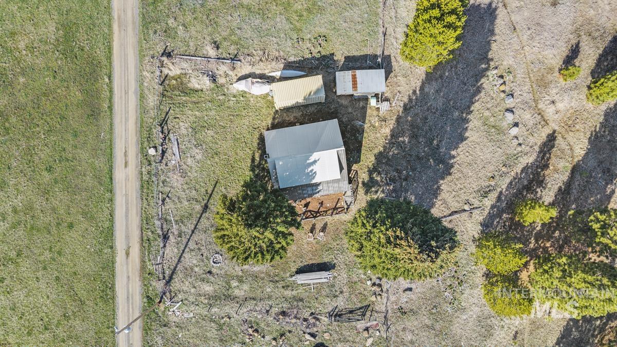 38 Pats Lane Cascade, ID 83611 - Photo 3 of 26