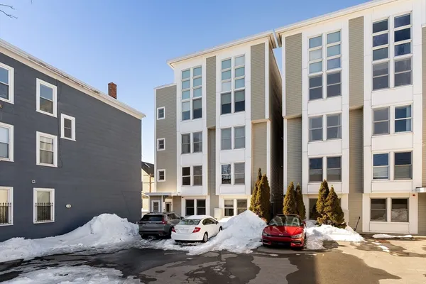 $899,000 | 23 Park Street, Unit 2, Somerville, MA 02143