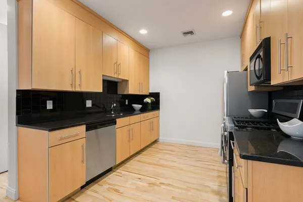 $899,000 | 23 Park Street, Unit 2, Somerville, MA 02143