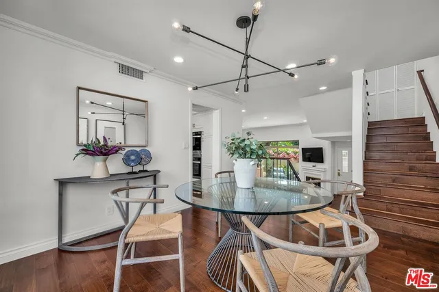 $975,000 | 14101 Dickens Street, Unit 4, Sherman Oaks, CA 91423