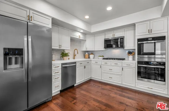 $975,000 | 14101 Dickens Street, Unit 4, Sherman Oaks, CA 91423