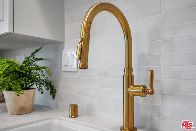 $975,000 | 14101 Dickens Street, Unit 4, Sherman Oaks, CA 91423