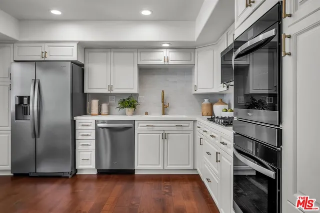 $975,000 | 14101 Dickens Street, Unit 4, Sherman Oaks, CA 91423