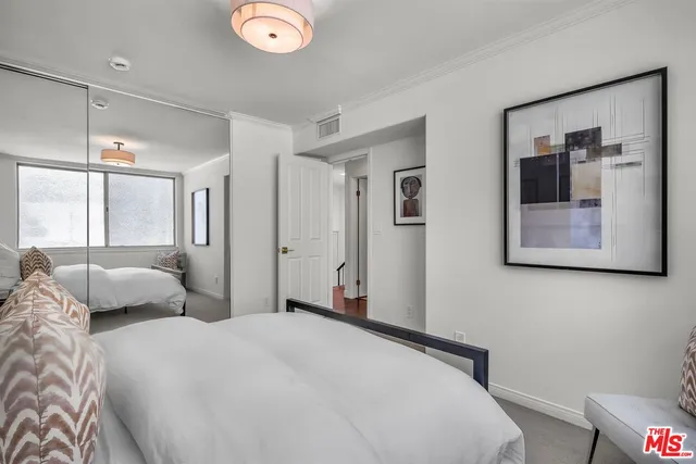 $975,000 | 14101 Dickens Street, Unit 4, Sherman Oaks, CA 91423