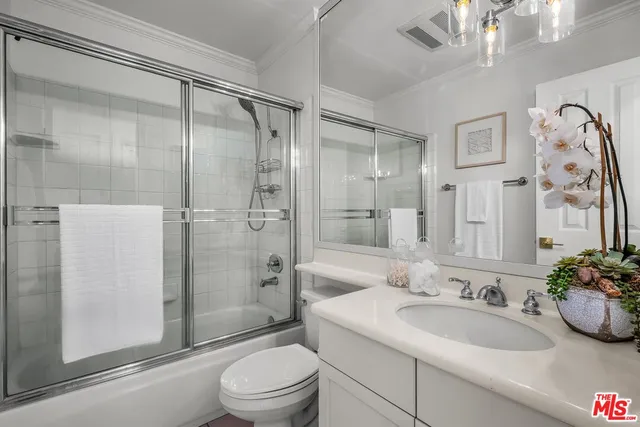 $975,000 | 14101 Dickens Street, Unit 4, Sherman Oaks, CA 91423