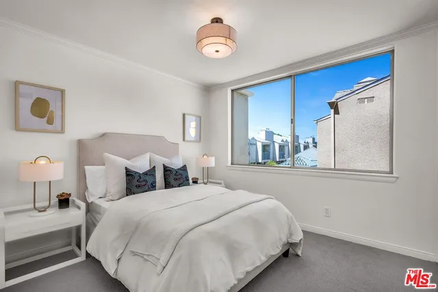 $975,000 | 14101 Dickens Street, Unit 4, Sherman Oaks, CA 91423