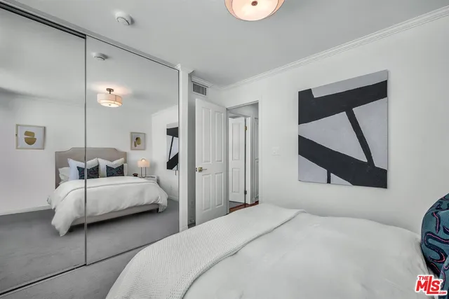 $975,000 | 14101 Dickens Street, Unit 4, Sherman Oaks, CA 91423