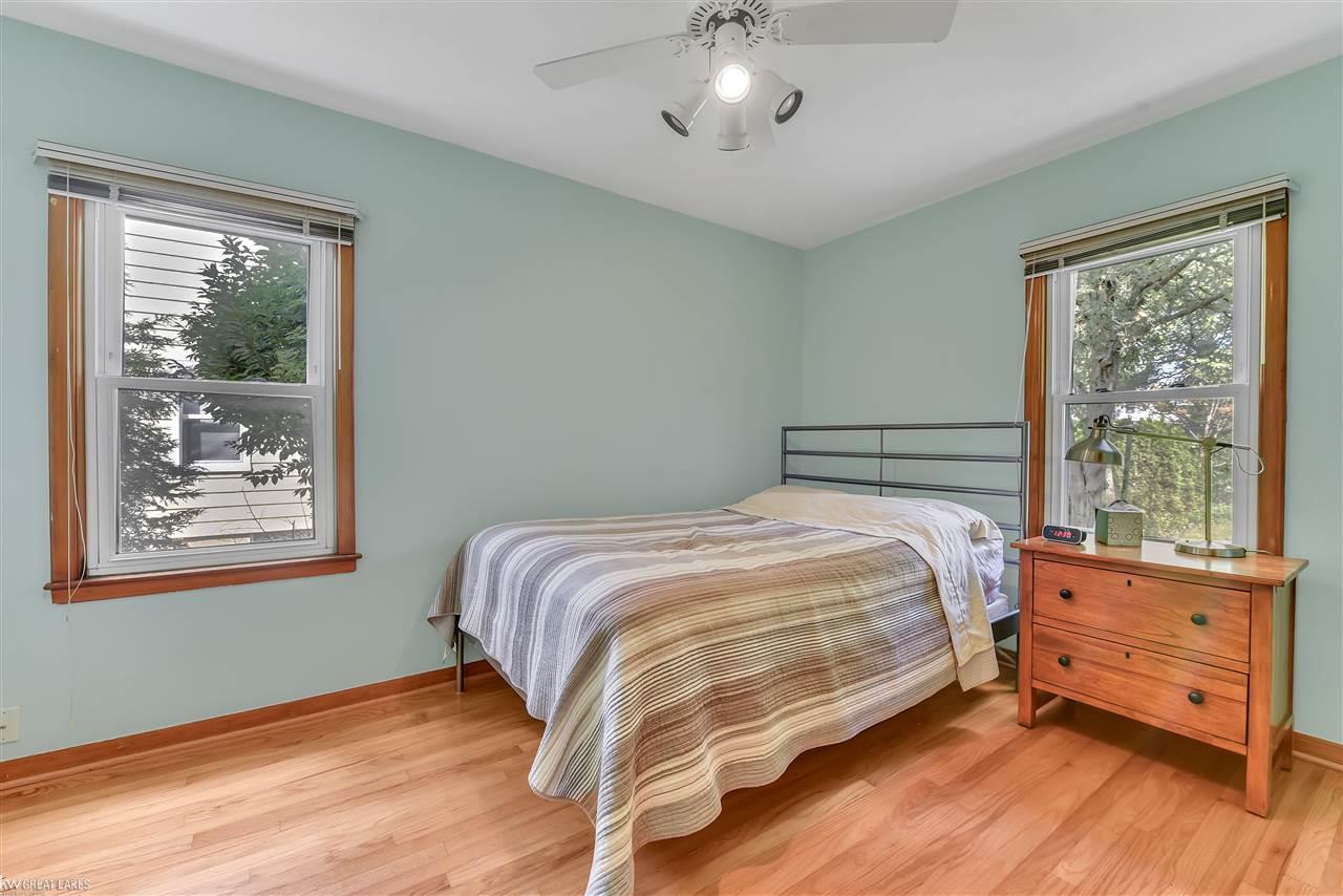15095 Charles R Avenue Eastpointe, MI 48021 - Photo 15 of 30 50022517-14.JPG