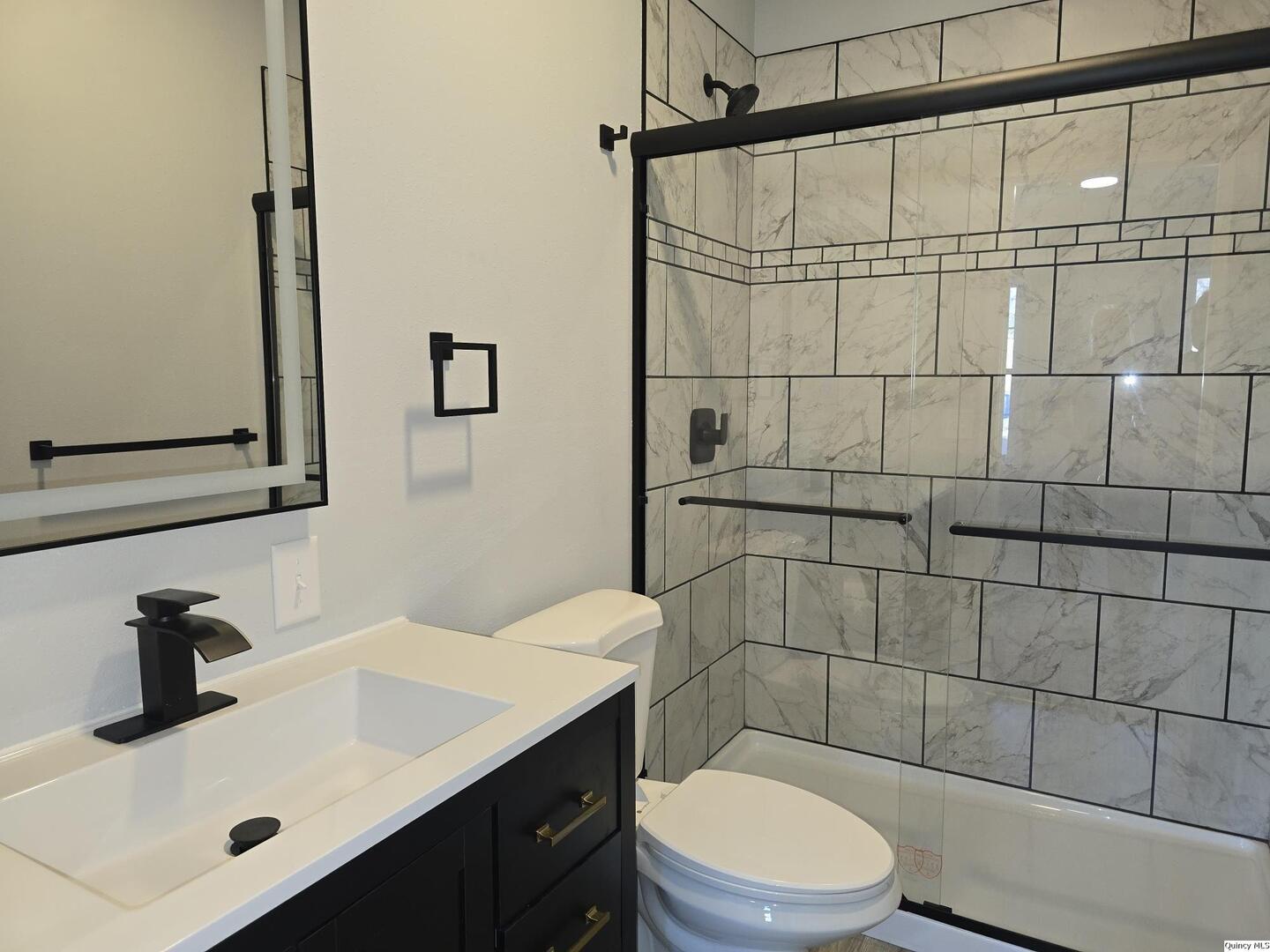 1301 Wabash Avenue Carthage, IL 62321 - Photo 14 of 18