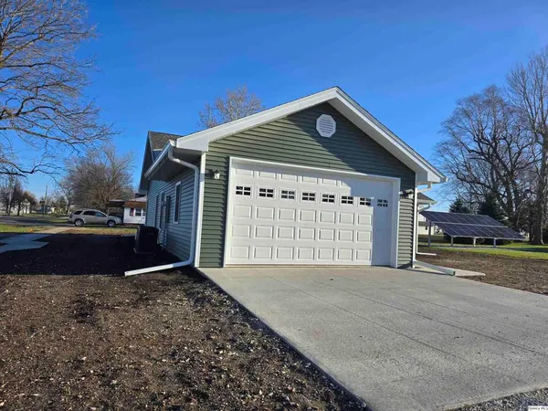 $259,500 | 1301 Wabash Avenue, Carthage, IL 62321