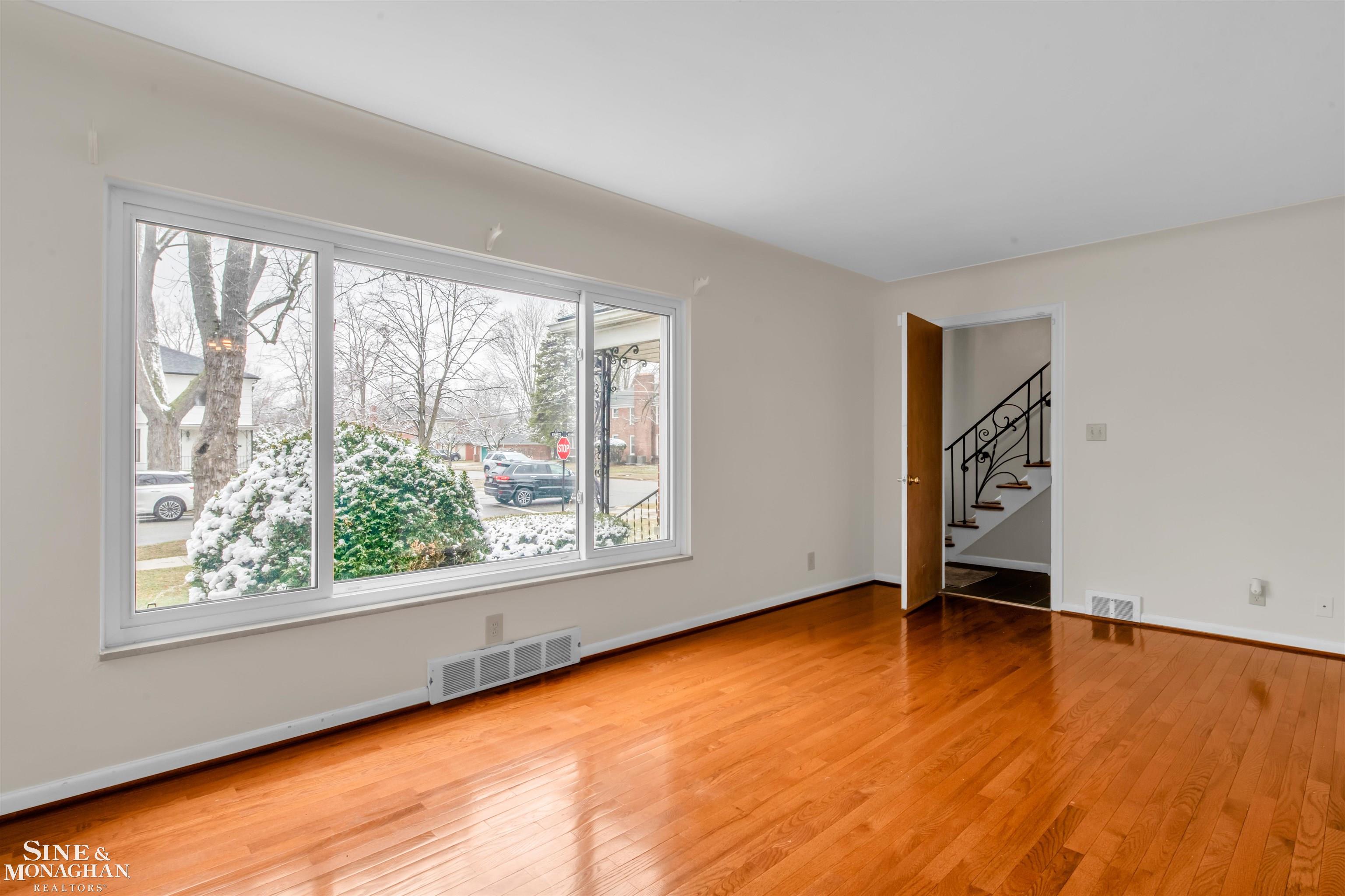 796-798 Harcourt Road Grosse Pointe, MI 48230 - Photo 4 of 47 50203414-68ad81df-5074-43d4-8421-402ccae8d3e1.JPG