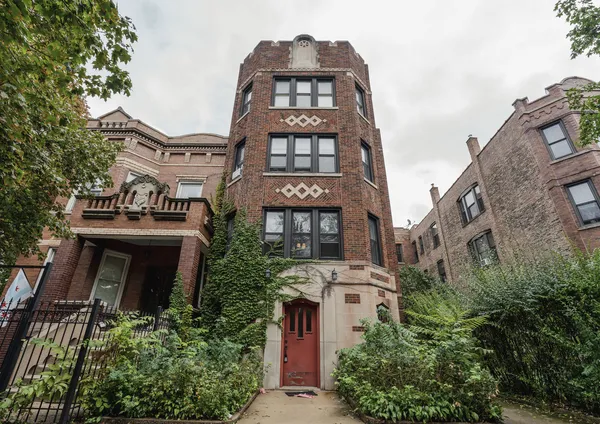 $3,500 | 2253 North Spaulding Avenue, Unit 3, Chicago, IL 60647