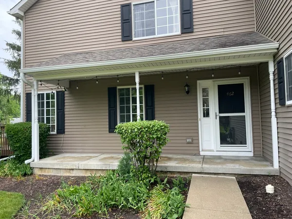 $2,600 | 462 Village Creek Drive, Unit 462, Lake In The Hills, IL 60156