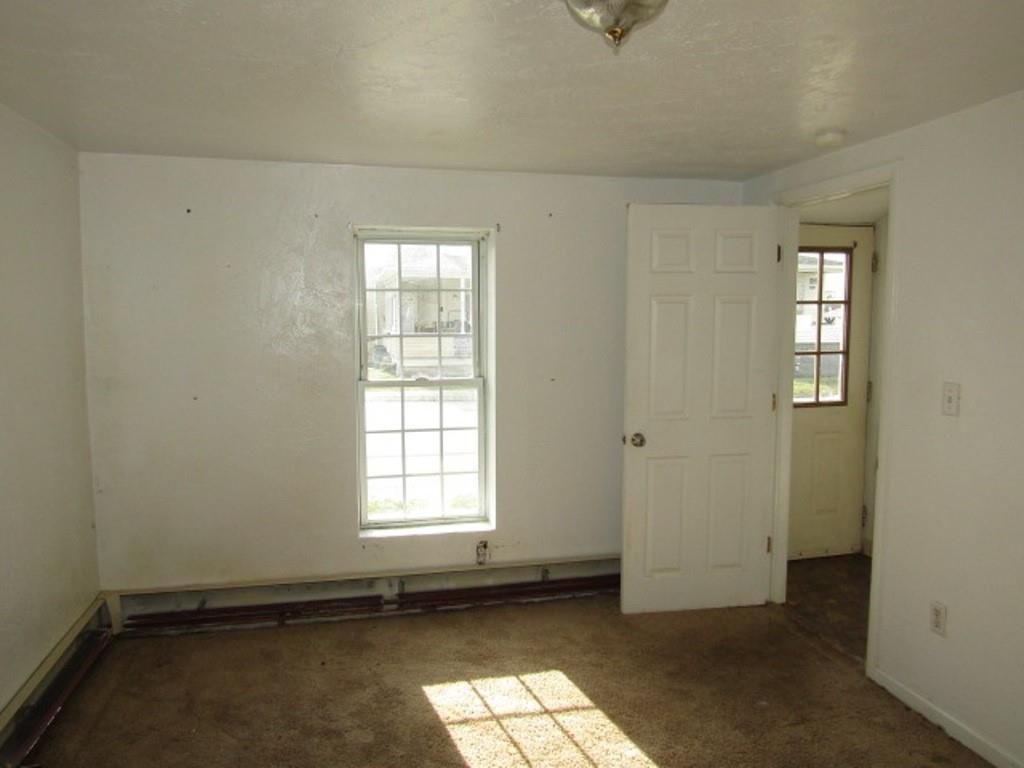 84 2nd Street California, PA 15419 - Photo 20 of 28 an empty room with windows