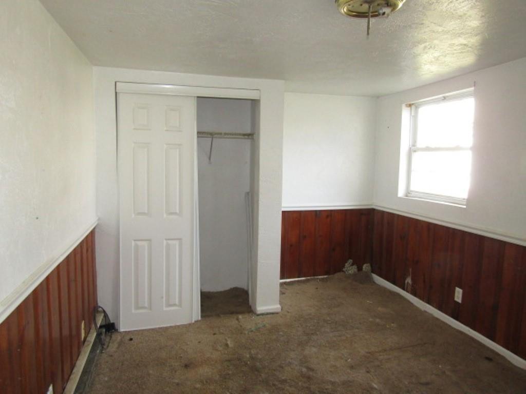 84 2nd Street California, PA 15419 - Photo 26 of 28 an empty room with windows