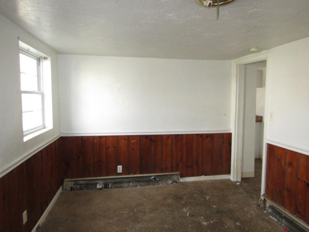 84 2nd Street California, PA 15419 - Photo 27 of 28 an empty room with windows