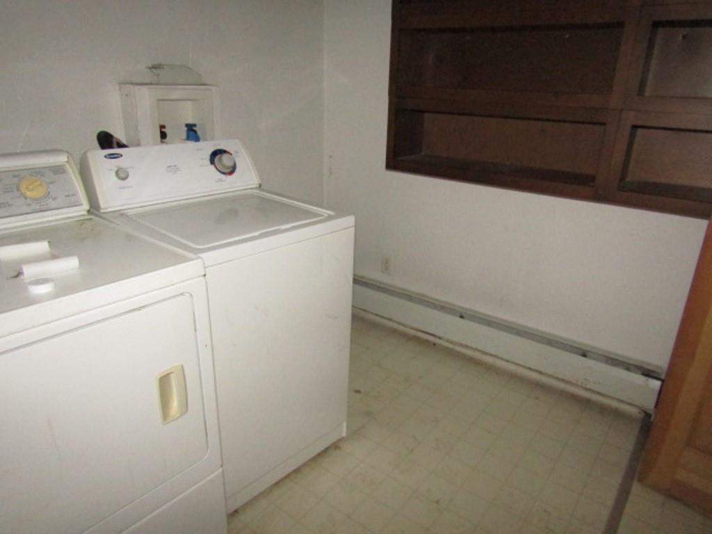 84 2nd Street California, PA 15419 - Photo 7 of 28 a utility room with dryer and washer