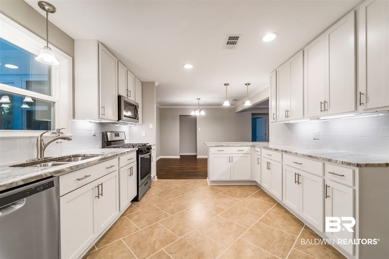 5013 Brookfield Drive North Mobile, AL 36693 - Photo 9 of 19