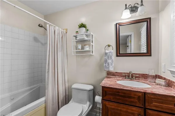 $435,000 | 108 Spillsbury Court, Clemmons, NC 27012