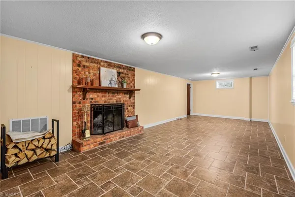 $435,000 | 108 Spillsbury Court, Clemmons, NC 27012