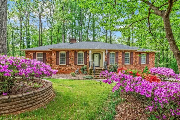 $435,000 | 108 Spillsbury Court, Clemmons, NC 27012
