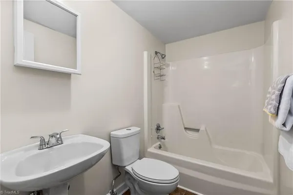 $435,000 | 108 Spillsbury Court, Clemmons, NC 27012