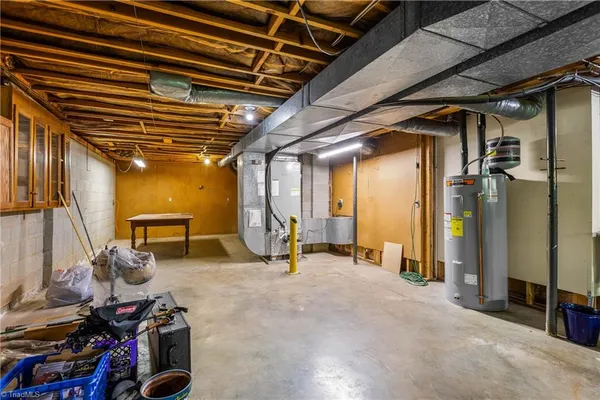 $435,000 | 108 Spillsbury Court, Clemmons, NC 27012